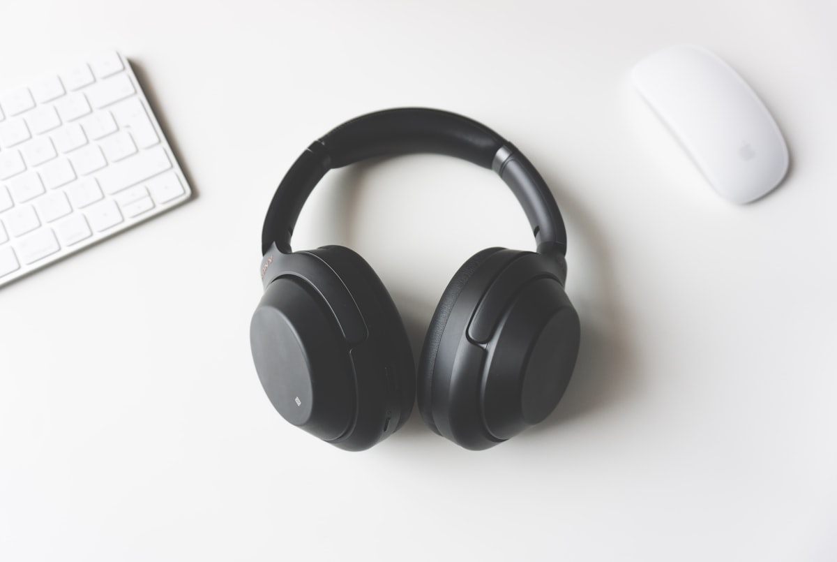 De beste noise-canceling koptelefoon voor je thuiswerkplek
